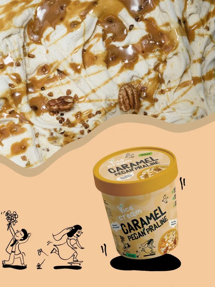 Caramel Pecan Praline — Eistextur und Becher
